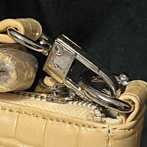 Soft Yellow Handbag NWT Silver Chain - Unbranded - Picture 4 of 7